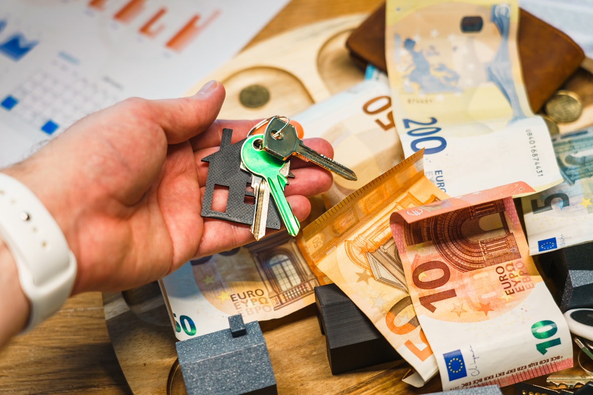 Cuánto cuesta realmente comprar una casa: impuestos, notario, registro y todo lo demás