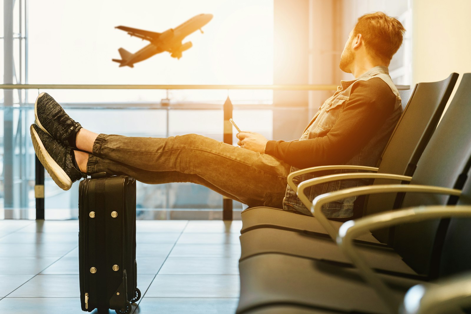 Cancelación o retraso de vuelo: importes de la compensación, circunstancias extraordinarias y pasos para reclamar